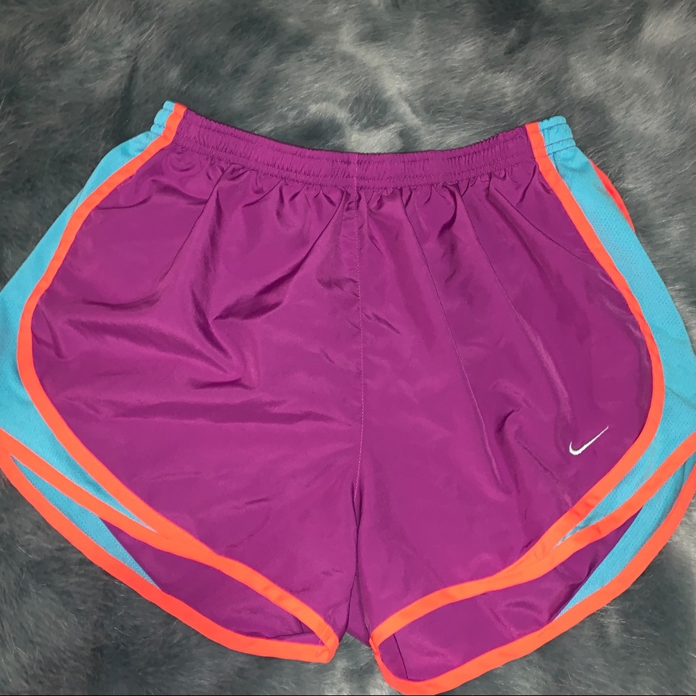 Nike Tempo Shorts sz medium EUC